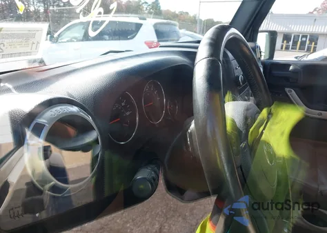 2012 Jeep Wrangler Unlimited Sahara z USA, uszkodzony, nr VIN 1C4HJWEG6CL206063